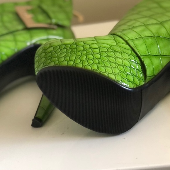 SHOE ENVY Green Peep Toe Platforms 38 Super Funky - Picture 5 of 8